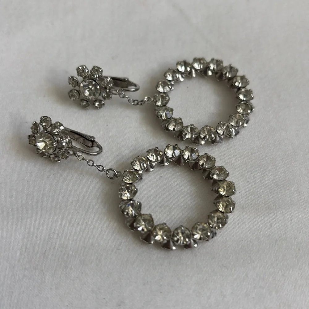 🩵5/$25🩵 Vintage lot of rhinestone and faux black onyx costume earrings